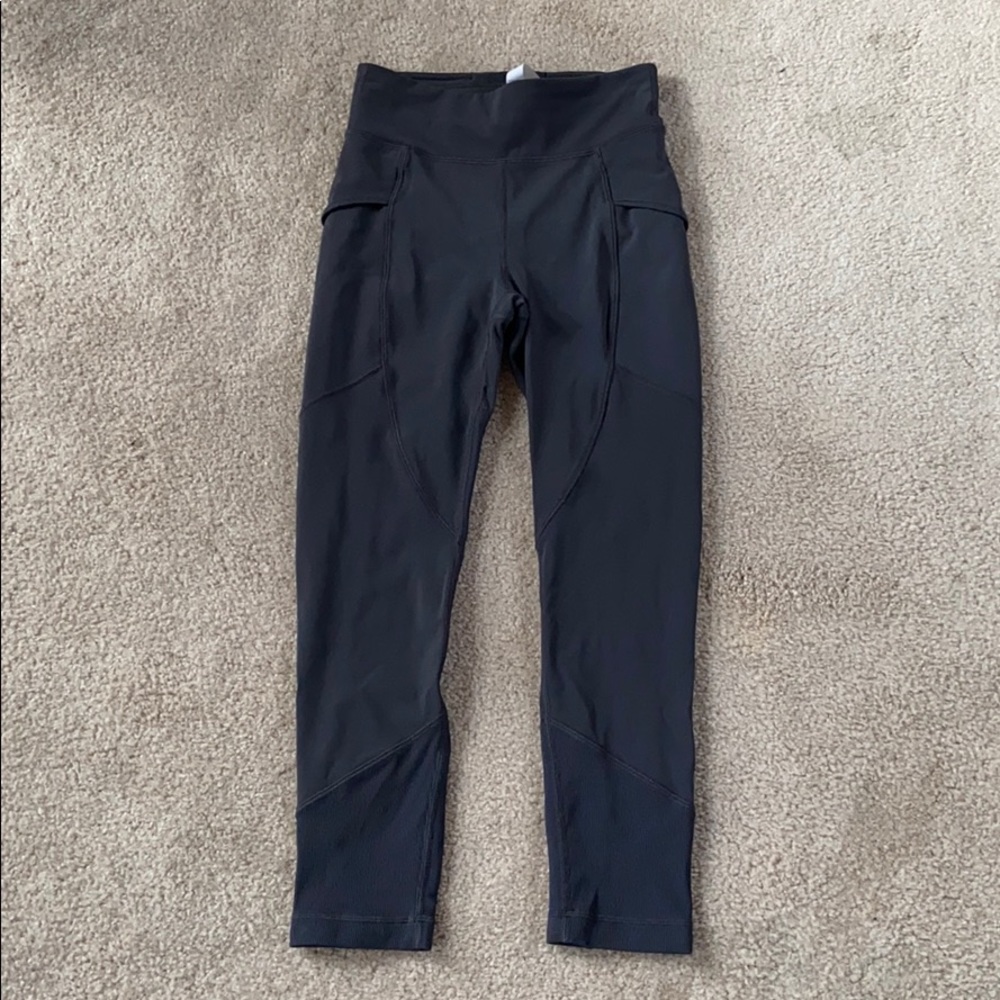 Lululemon Cropped Pocket Leggings